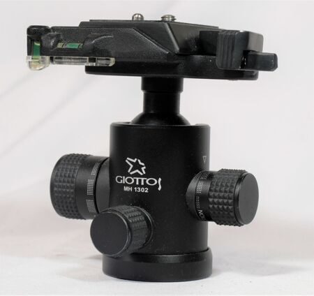 Шаровая голова GIOTTOS mh1302